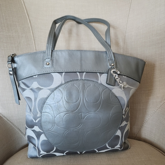 Coach Laura Signature Gray Tote Bag 18335 - Picture 1 of 15